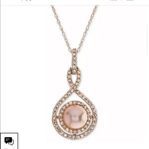 14k Rose gold Necklace with pearl and diamond.